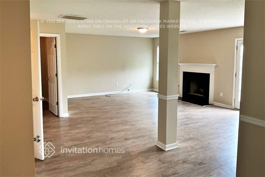 Building Photo - 3502 Rosebud Park Dr