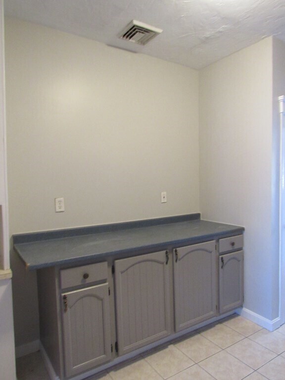 Building Photo - 98 Brookline St