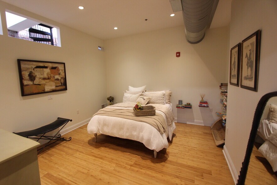 Bedroom - 139 7th St