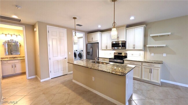 Building Photo - 14822 Edgewater Cir