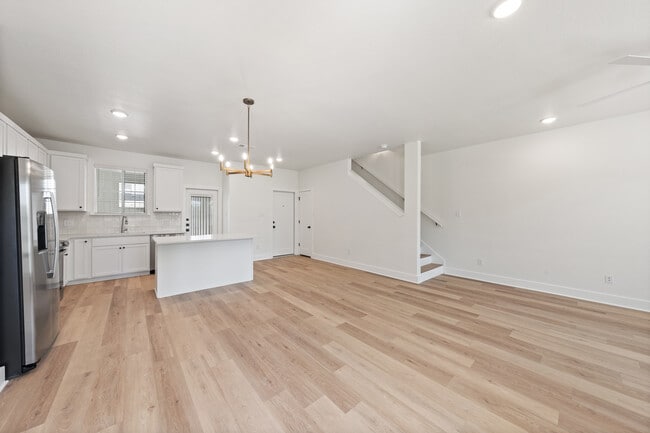 Building Photo - 518 Mercado St