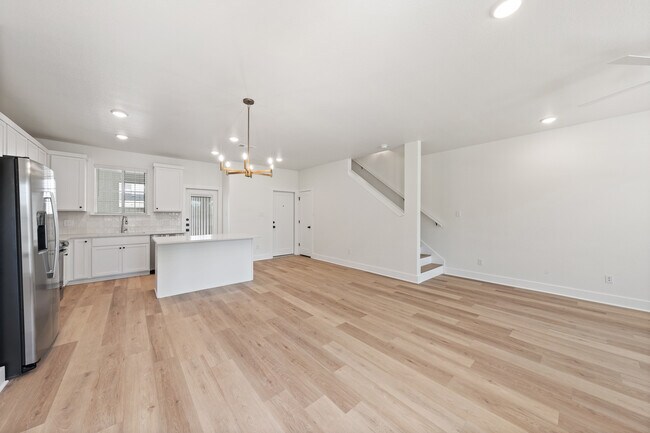 Building Photo - 5811 S 31st St