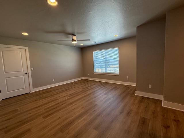 Building Photo - 600 Abadan Dr