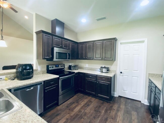 Building Photo - 1671 Eagle Terrace