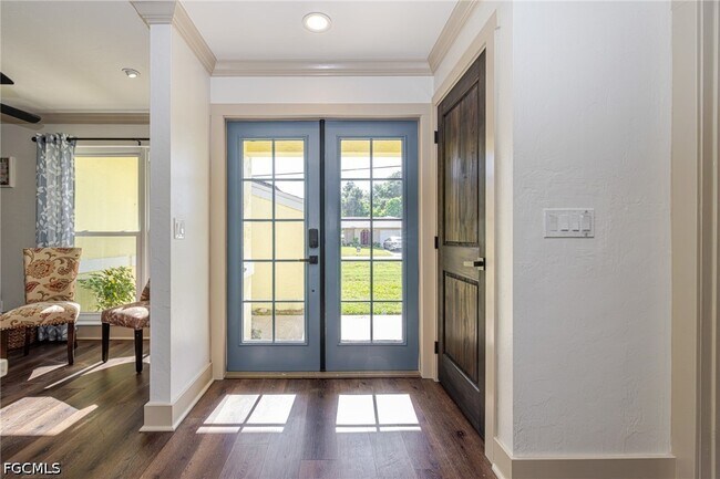 Building Photo - 2507 Lakeview Dr