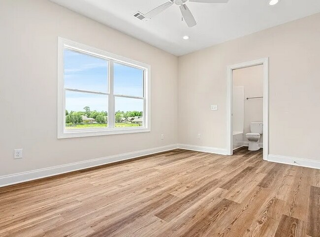 Building Photo - New Townhome in Hartbrook!