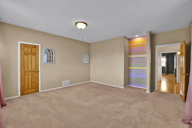 Building Photo - 6674 Chantilly Pl