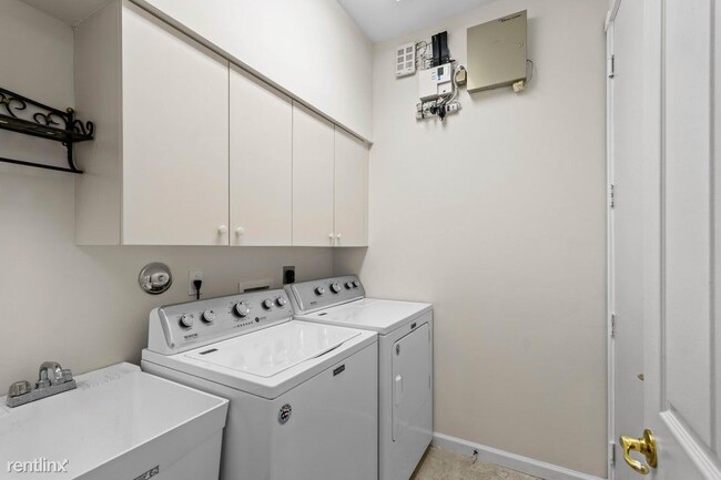 Building Photo - 3 br, 2.5 bath Condo - 7358 Kahana Dr
