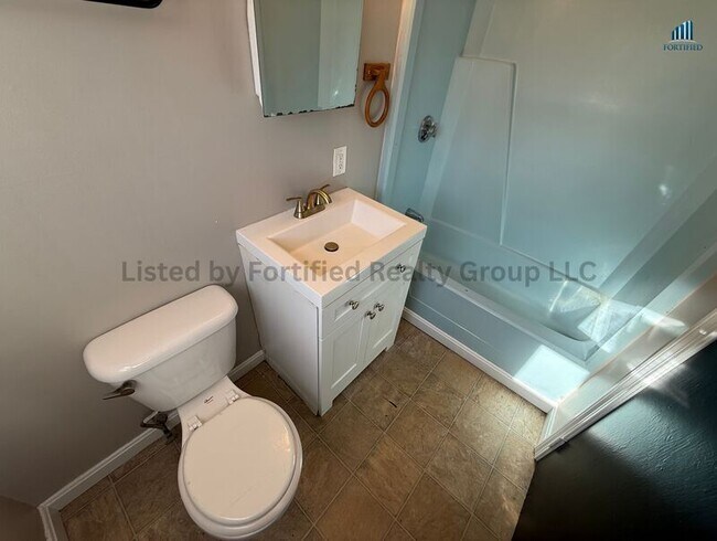 Building Photo - 77 Massasoit St