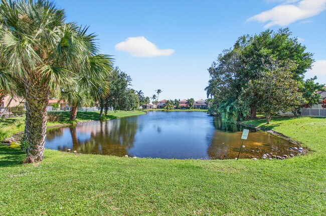 Building Photo - 7076 Middlebury Dr