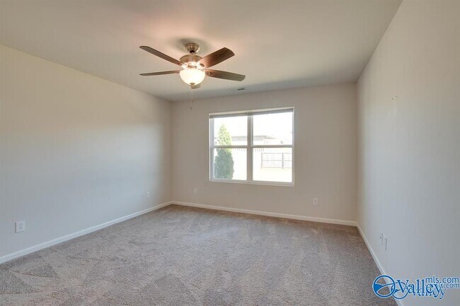 Building Photo - 123 Daymark Dr