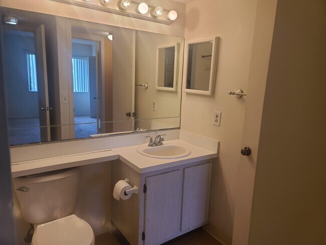 Building Photo - 317 Knotty Pine Cir