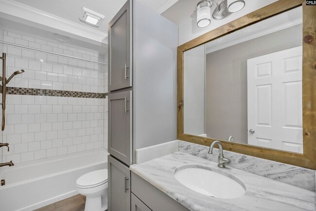 Building Photo - 331 Bracken Dr