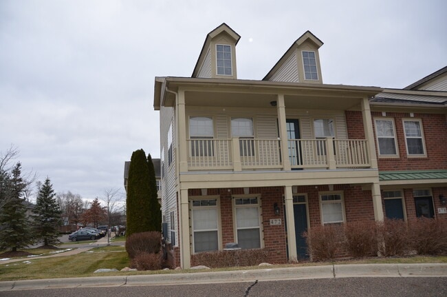 Building Photo - 474 Village Dr