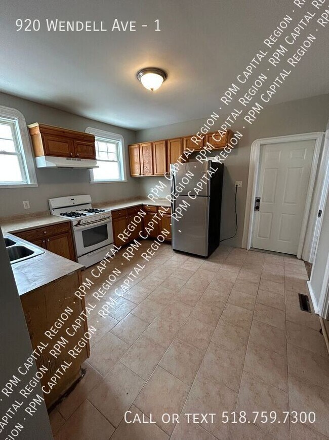 Building Photo - 920 Wendell Ave