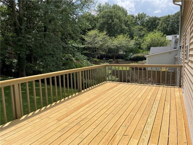 Building Photo - 1397 Brookcliff Dr