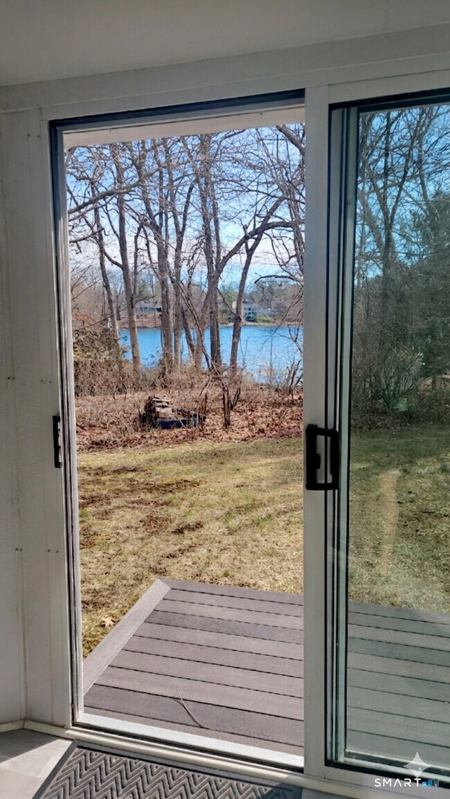 Building Photo - 20 Apple Way