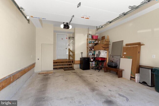 Building Photo - 2683 Edgemont St