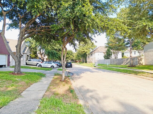 Building Photo - 26418 Creston Woods Dr