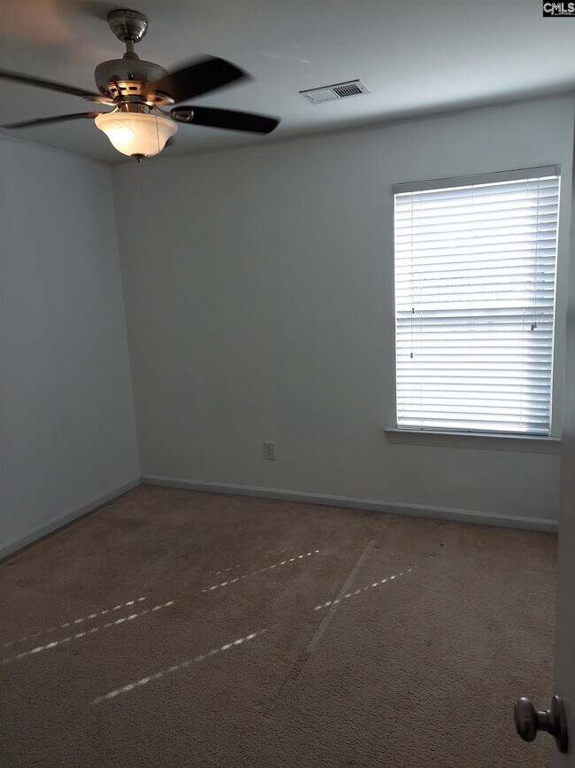 Building Photo - 203 Eagle Park Dr
