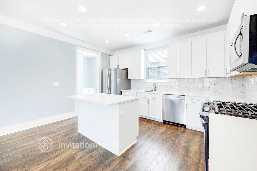 Building Photo - 1216 49th Ave N