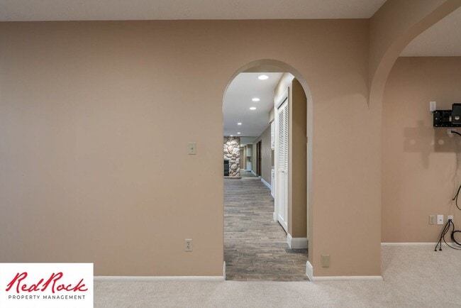 Building Photo - Spacious 5 Bedroom Home in A Quiet Communi...