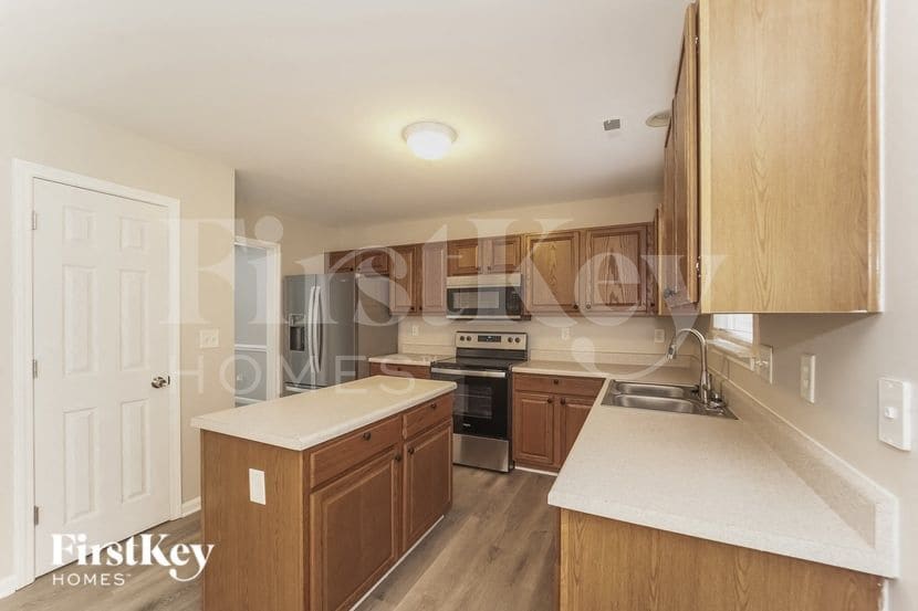 Building Photo - 4615 Canipe Dr