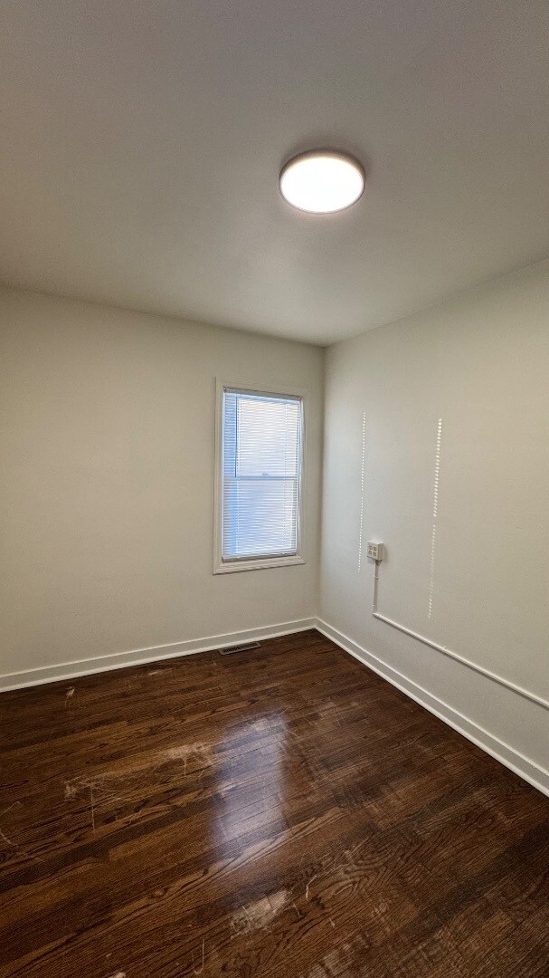 Building Photo - 2162 Vermont St