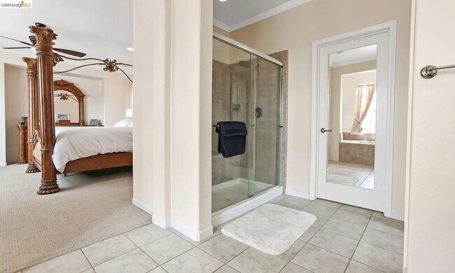 Building Photo - 3251 Lookout Point Loop