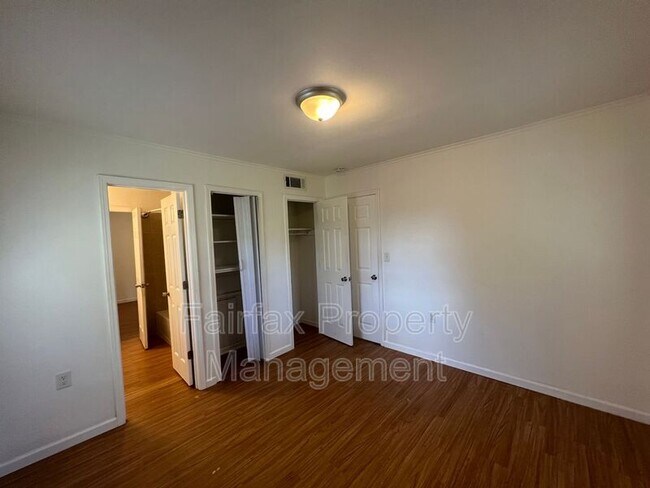 Building Photo - 512 Burlington Ave