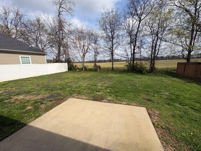 Building Photo - 3020 Equestrian Ct