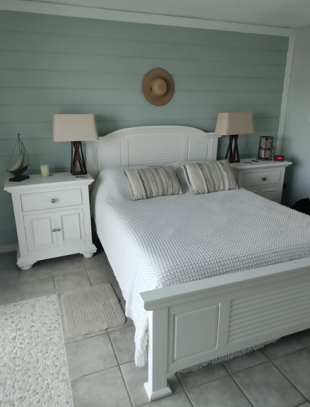 Building Photo - 1516 S Lakeside Dr