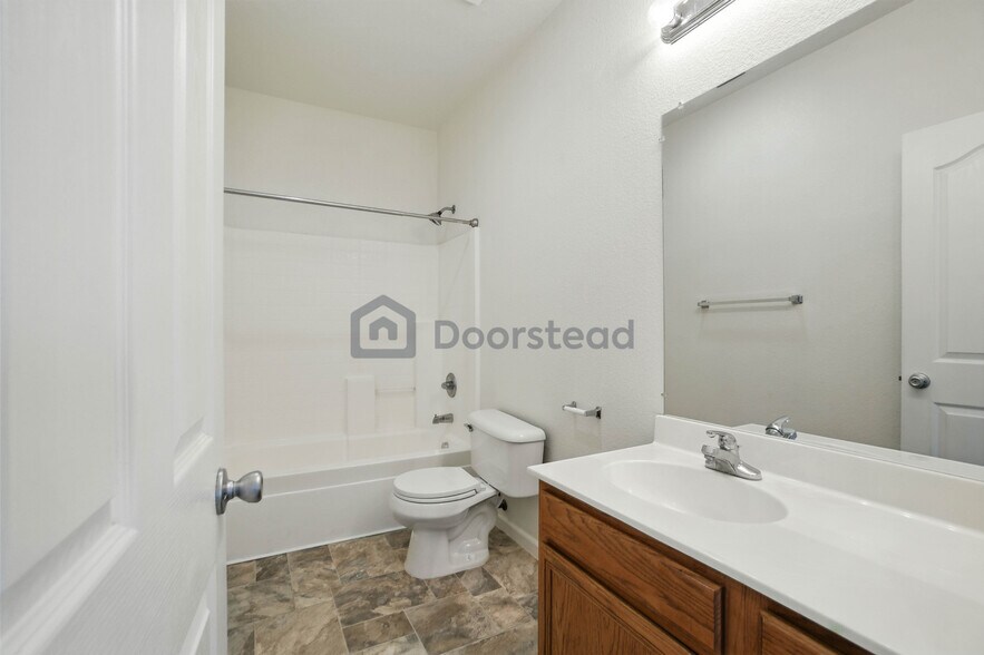 Building Photo - 252 Crescent Moon Dr