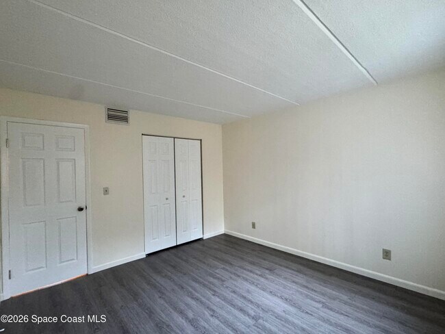 Building Photo - 2673 Golf Lake Cir