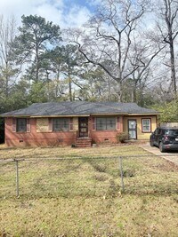 Building Photo - Charming 3-Bedroom Rental Home in Prime Co...