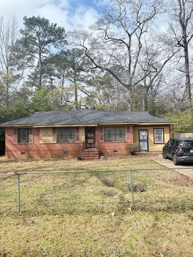 Primary Photo - Charming 3-Bedroom Rental Home in Prime Co...