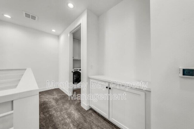 Building Photo - 111 Sea Shell Ave
