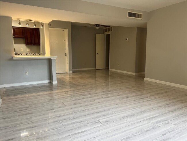 Building Photo - 8419 Hearth Dr