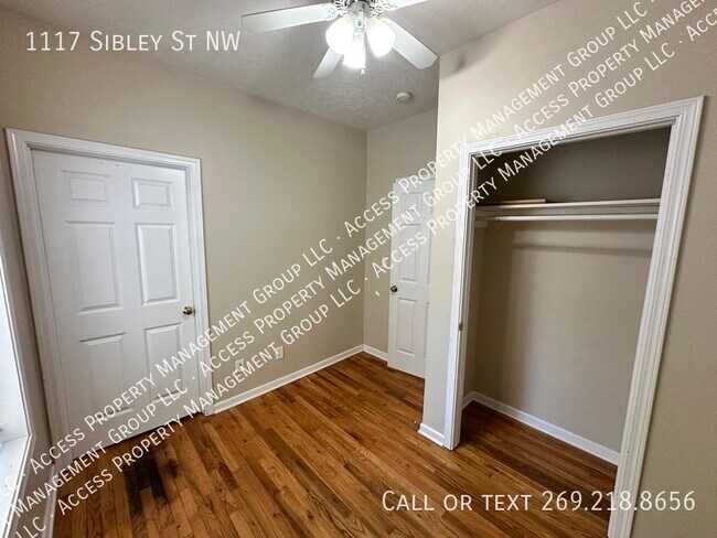 Building Photo - 1117 Sibley St NW