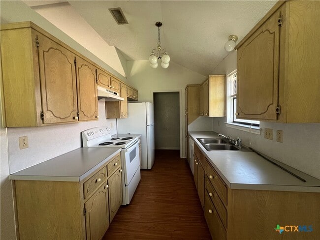 Building Photo - 4708 Bluestem Ln