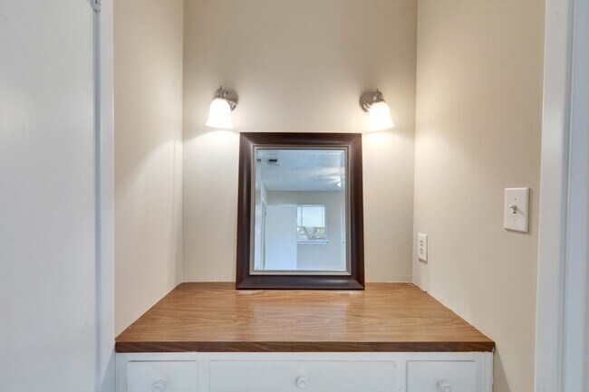 Building Photo - 7404 Bucknell Dr