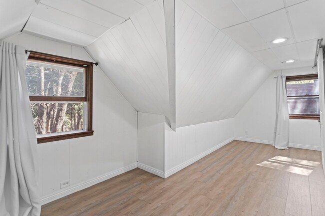 Building Photo - 407 S Dart Canyon Rd