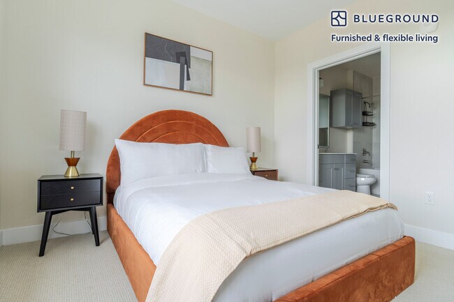 Building Photo - 1501 W Howard Ln