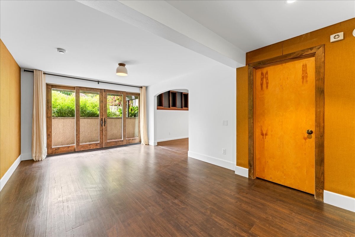 Private entrance - 473 Panoramic Hwy