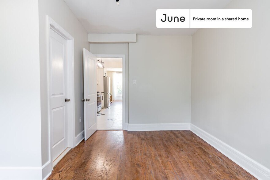 Building Photo - Room in Shared 3 bed/1.5 bath home