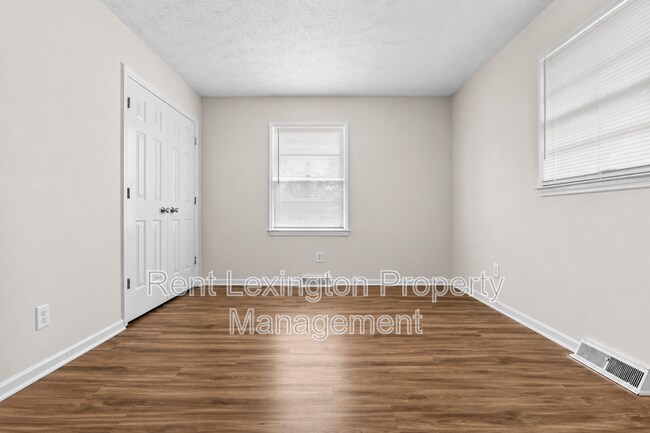 Building Photo - 3330 Tisdale Dr