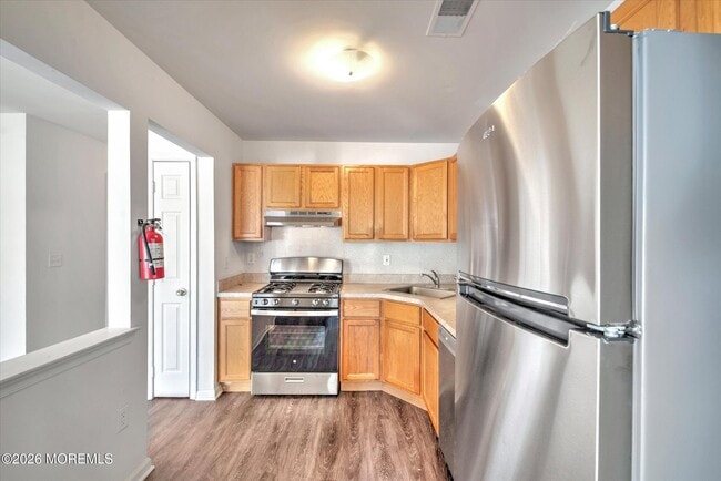 Building Photo - 6 Esplanade Way