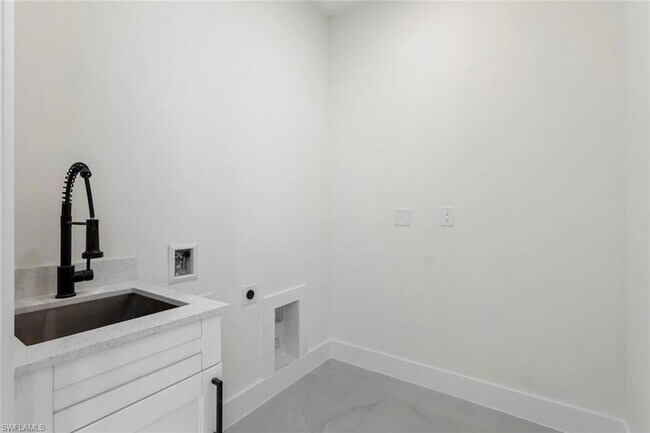 Building Photo - 4221 18th St SW