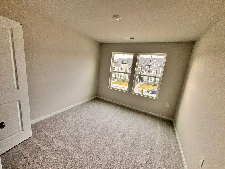 Building Photo - 1502 Foal Run Trl