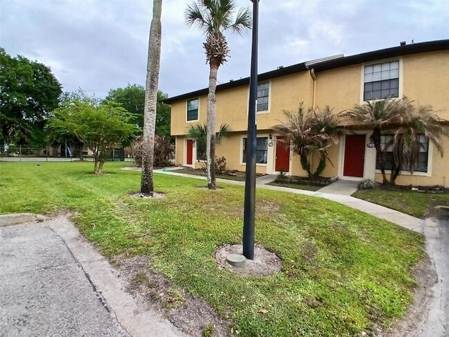 Building Photo - 7454 Wynnewood Square